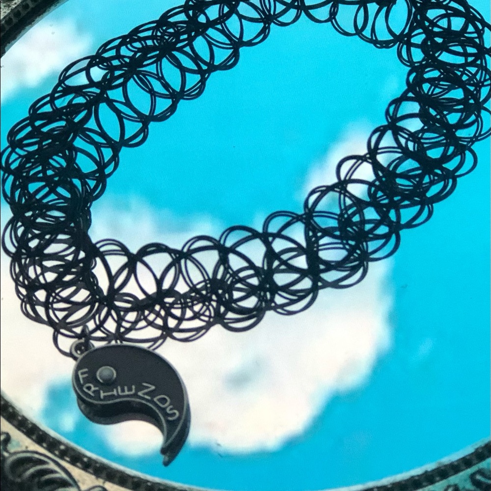 Half Best Friends Choker!